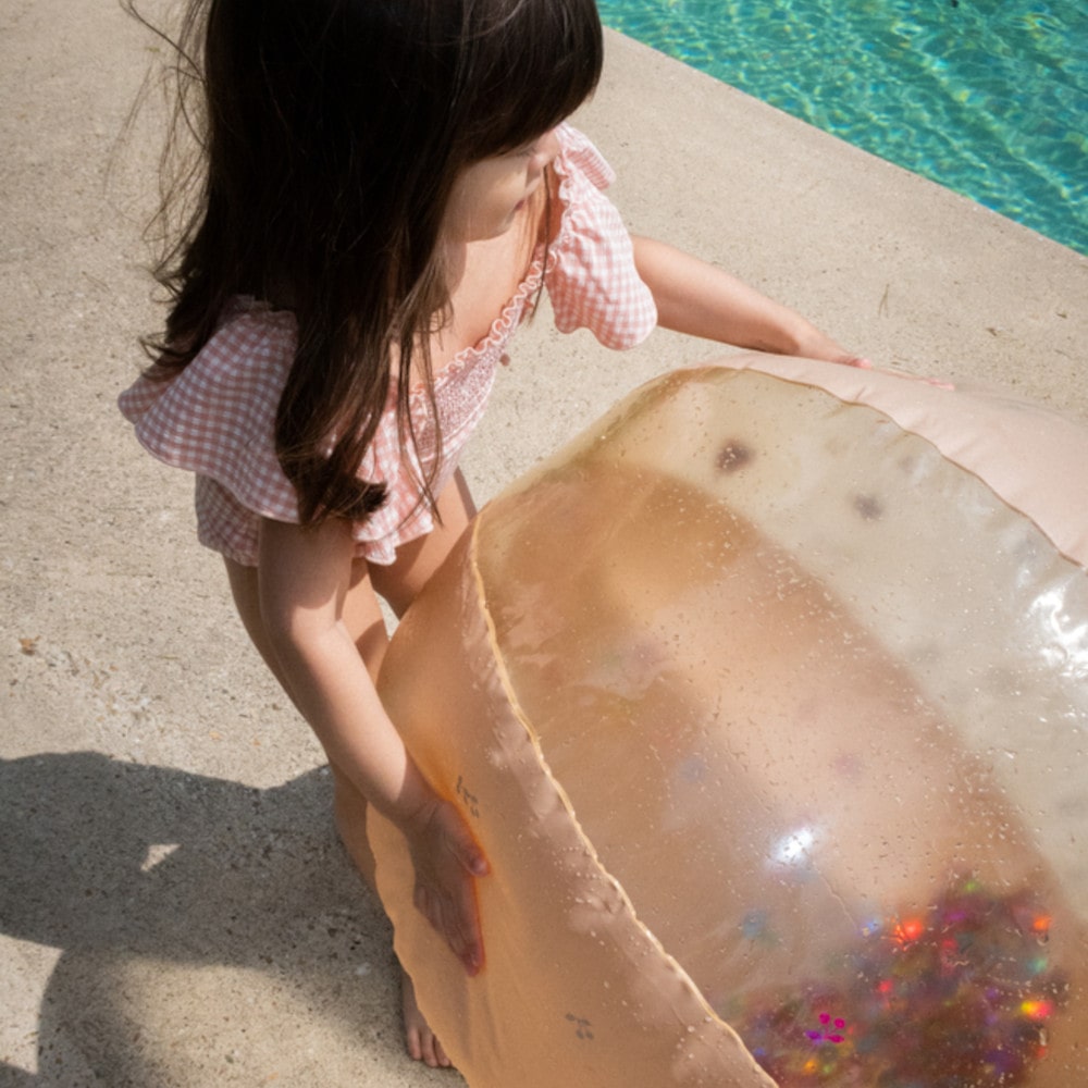 Konges Slojd Beach Ball Large - Cherry Blush Transparant Konges Slojd
