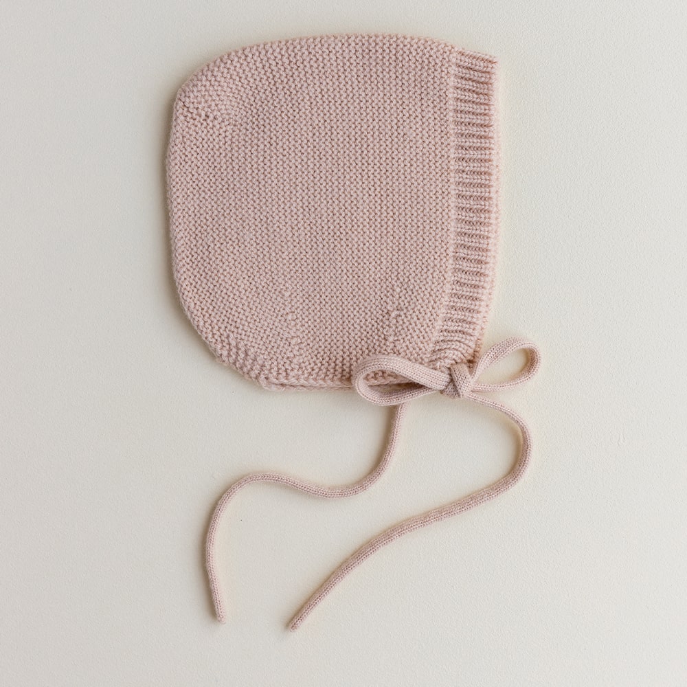 Hvid Strikmutsje Dolly - Apricot Hvid