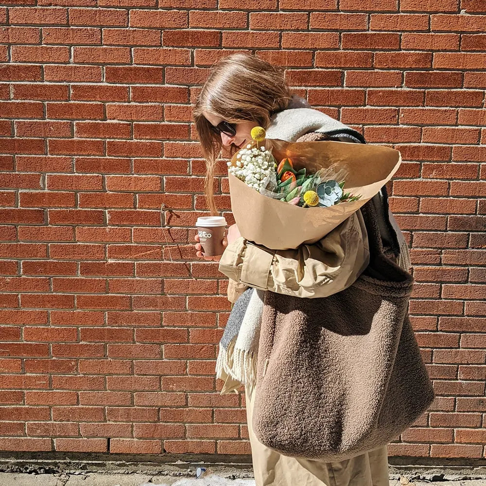 studio-noos-mom-bag-chunky-teddy-bruin-2-min