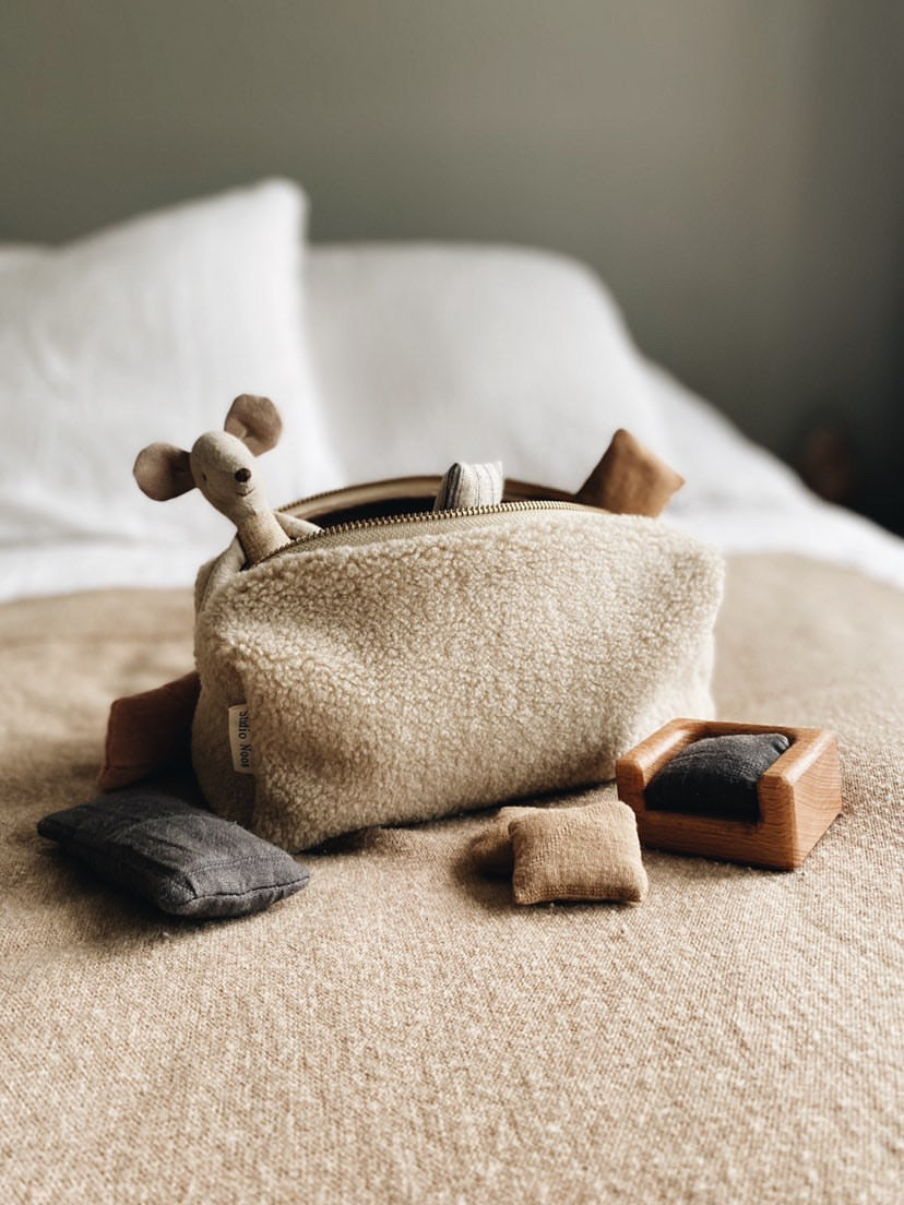 Ecru teddy pouch 29,95_IG @inblckandwht