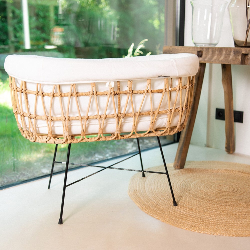 childhome-rotan-wieg-met-metalen-onderstel-5-min