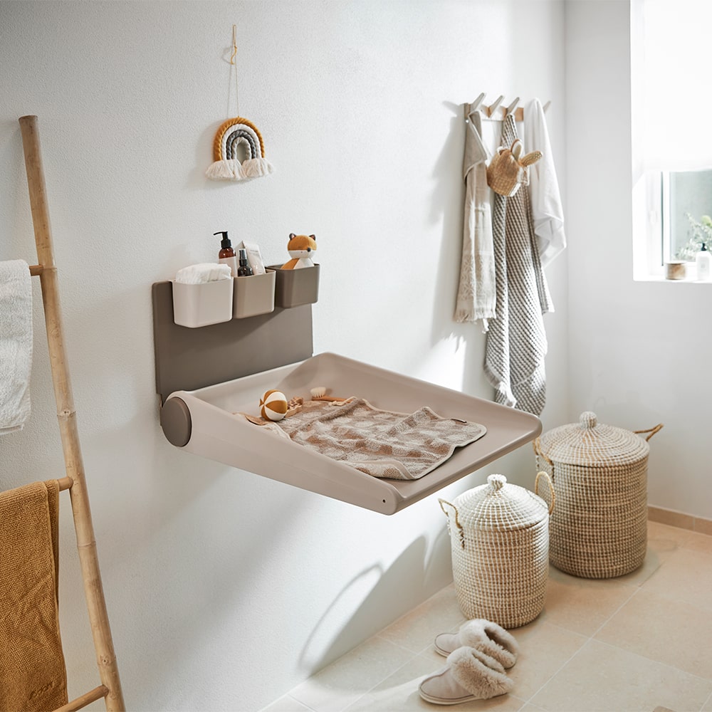 leander-wally-verschoonkussen-inklapbaar-met-wandmontage-cappucino-4-min