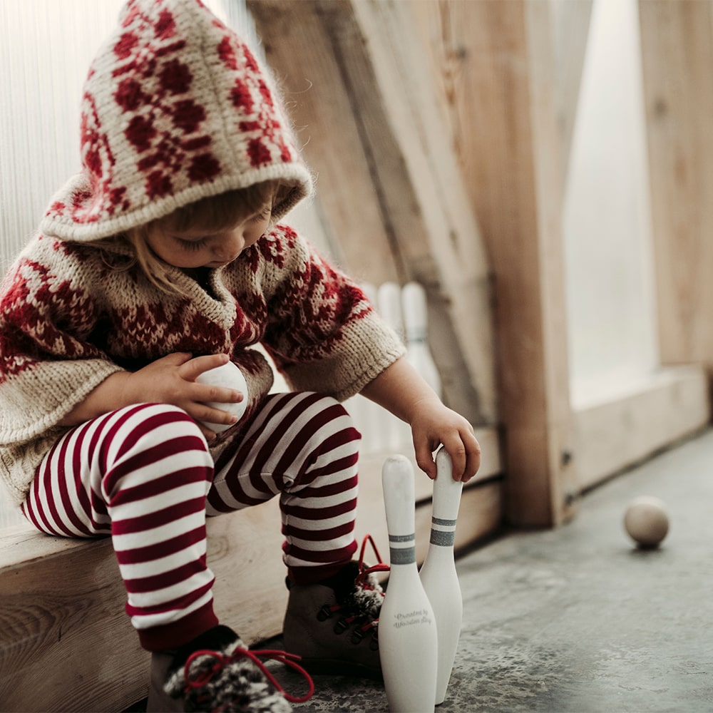 wooden-story-bowling-set-vintage-3-min